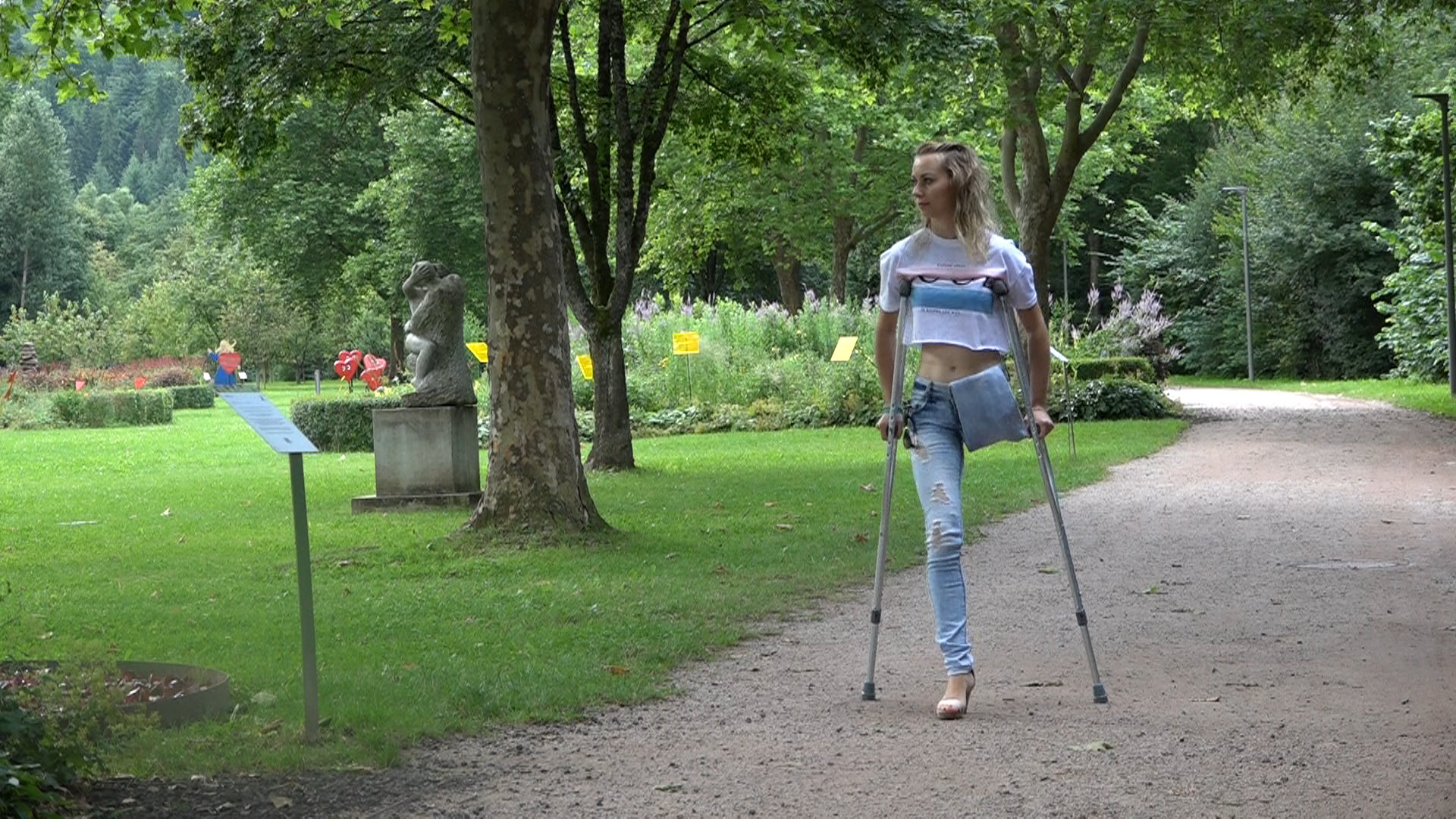 Lana Jeans Clip 2 2023